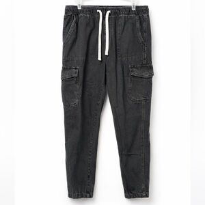 GAP Women’s Charcoal Cargo Pants